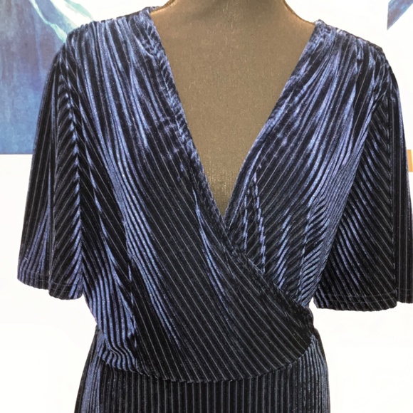 Navy blue O/S plus size Velour dress - Picture 8 of 12